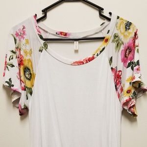 Mai Soli tee in Excellent condition.